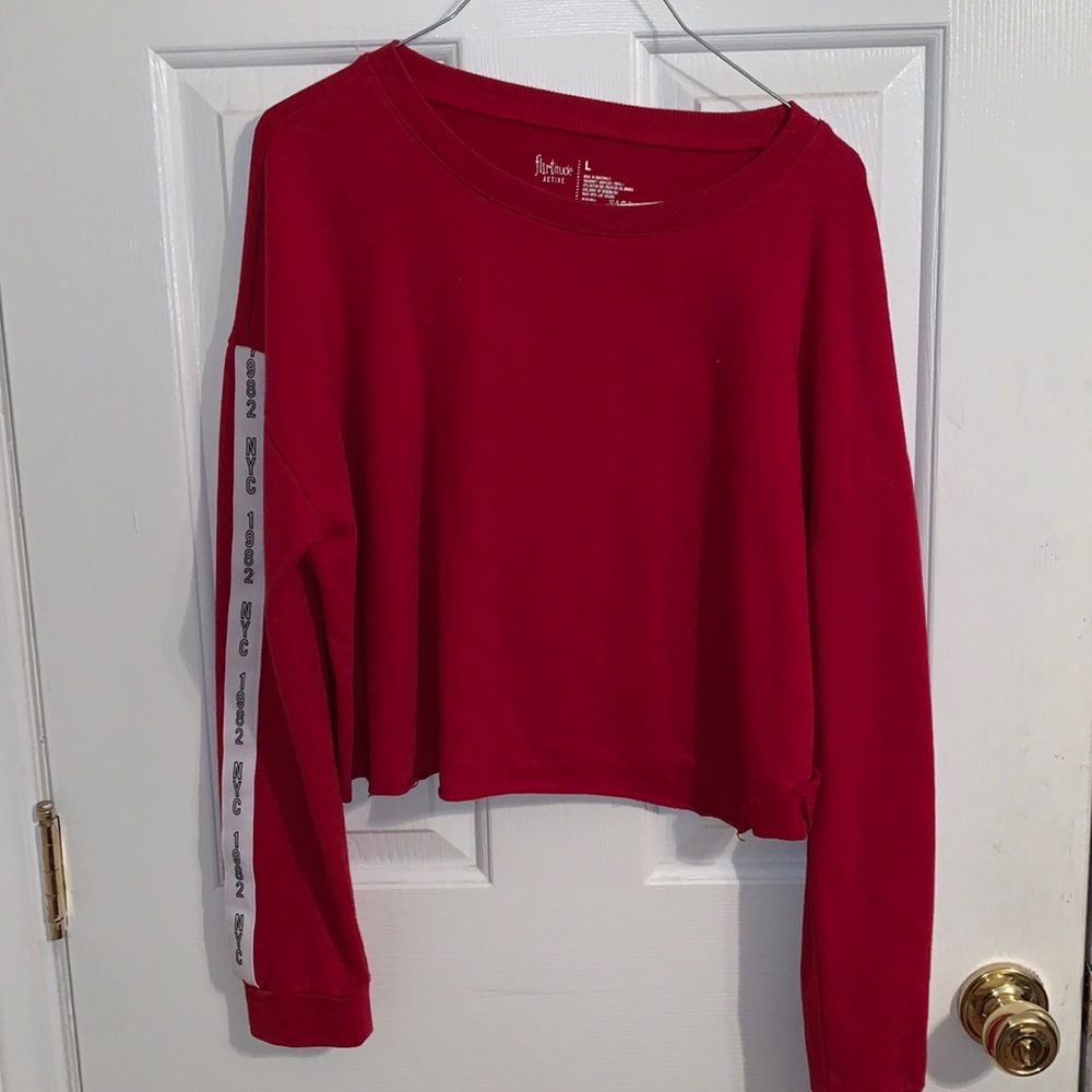 Long sleeve crop